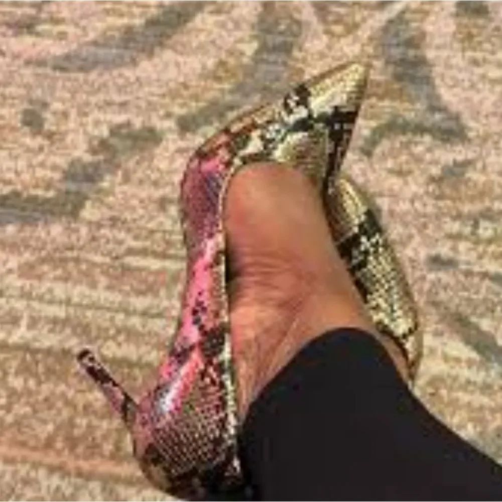 BRAND NEW SHOEDAZZLE STYLISH MULTICOLOR STILETTO HEELS PUMP